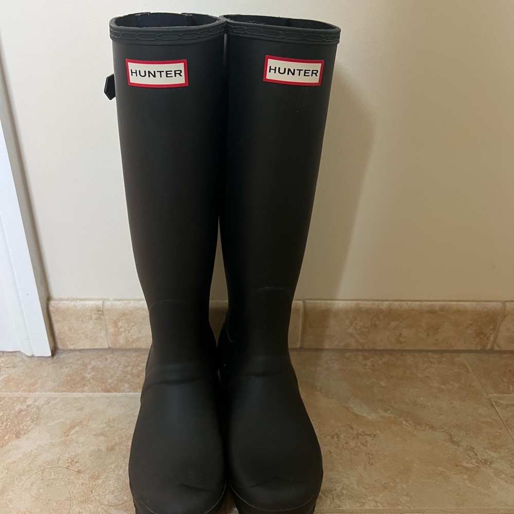 Hunter Black Rain Boots Size 7